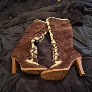 Marc Jacobs Brown Suede Heeled Boots with Cream Trim Size 38 1/2 8 1/2